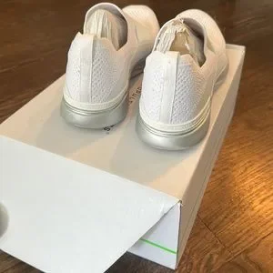APL techloom bliss sz 13 chrome and white APL | Shoes | Apl Techloom Bliss Sz Chrome And White | Poshmark main image 4
